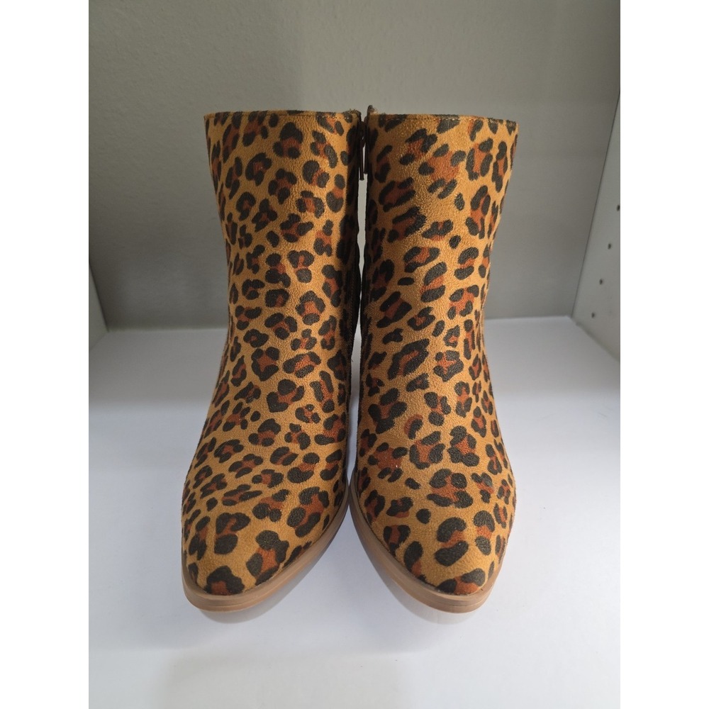 Very Volatile Leopard Print Ankle Booties Chic & Trendy Size 6.5 - Picture 3 of 8
